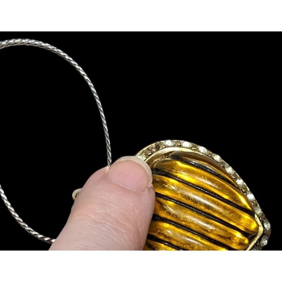 Vintage Coquette Honey Lucite Heart Pendant Necklace - Picture 5 of 12